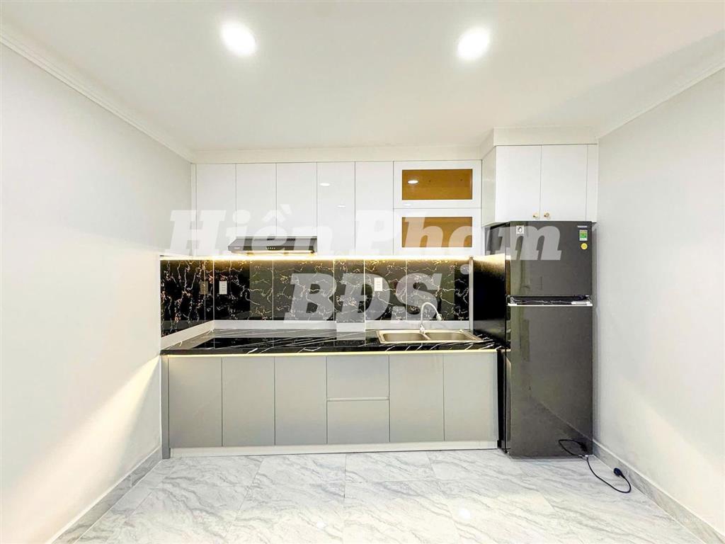 Đầu tư sinh lời  nhà phố 1 lầu có sẵn 4 phòng cho thuê, có lối đi riêng. cách q4 thì 50m
