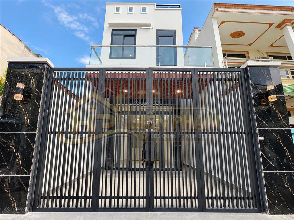 Nhà phố 2 tầng hẻm 115 phạm hữu lầu  cạnh gas metro  tương lai mở đường 14m trước mặt