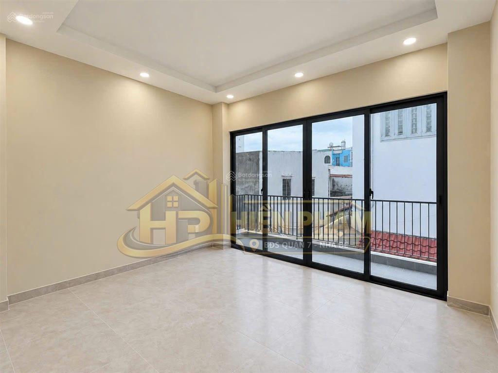 Nhà mới hoàn thiện hẻm 270 htp  cách q4 chỉ 500m