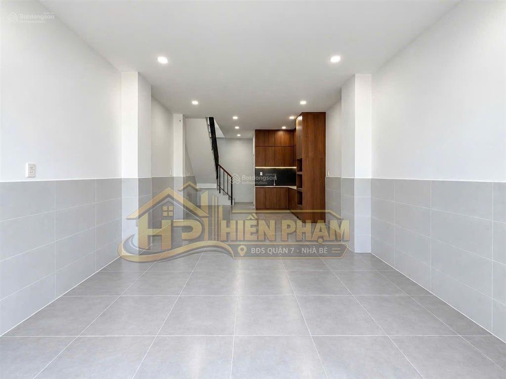 Nhà mới hoàn thiện hẻm 270 htp  cách q4 chỉ 500m