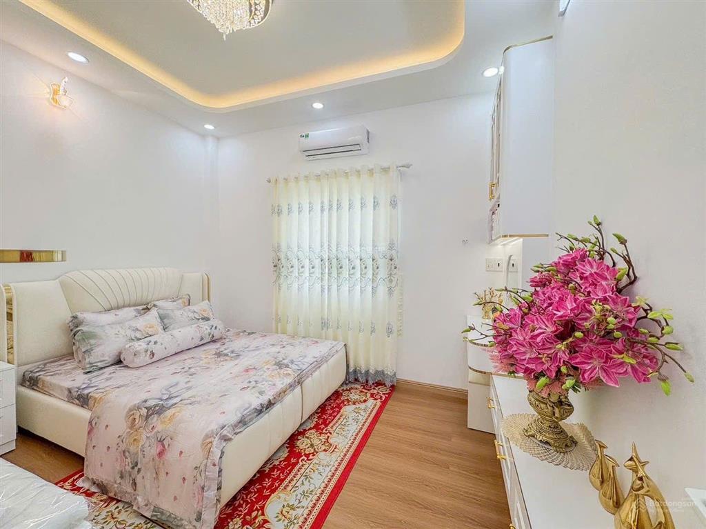 Nhà mới hoàn thiện full nt lô nhì hẻm 1387 htp  cạnh phú mỹ hưng