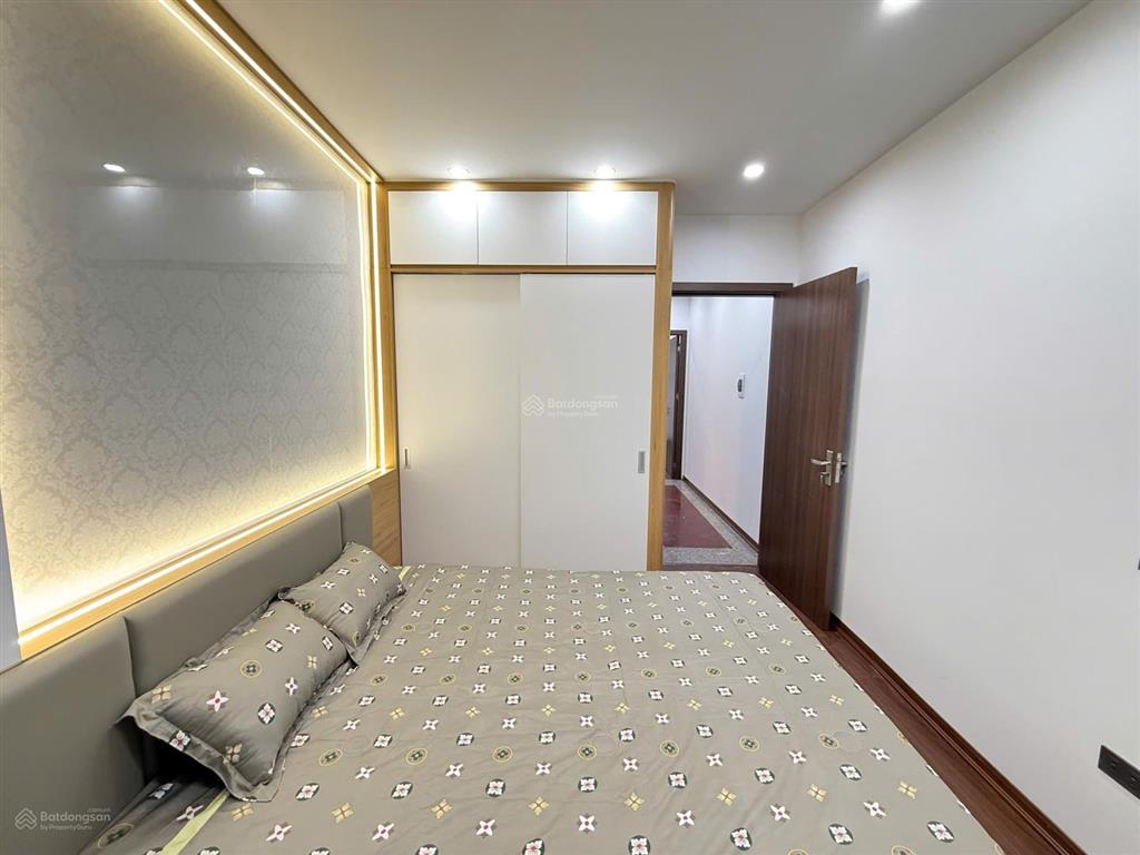 Bán nhà triều khúc  ô tô đỗ cửa  vài bước ra phố  6 phòng ngủ  xách vali vào ở ngay