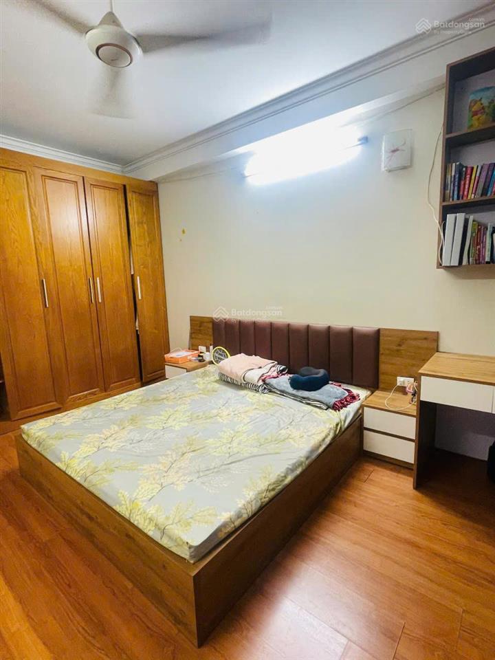 Nhà đa sỹ  gần phố đường rộng ô tô tránh 71m2 x 5t giá nhỉnh 12