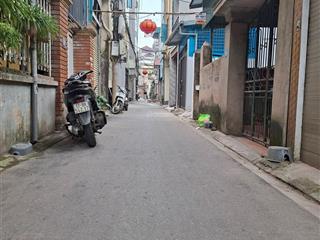 Hơn 3 tỷ có ngay căn nhà c4 sát chợ kiêu kỵ .hàng xóm vinhom gia lâm ô tô 7 chỗ đỗ