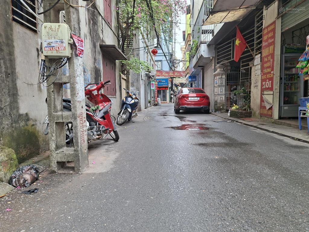 Hơn 3 tỷ có ngay căn nhà c4 sát chợ kiêu kỵ .hàng xóm vinhom gia lâm ô tô 7 chỗ đỗ