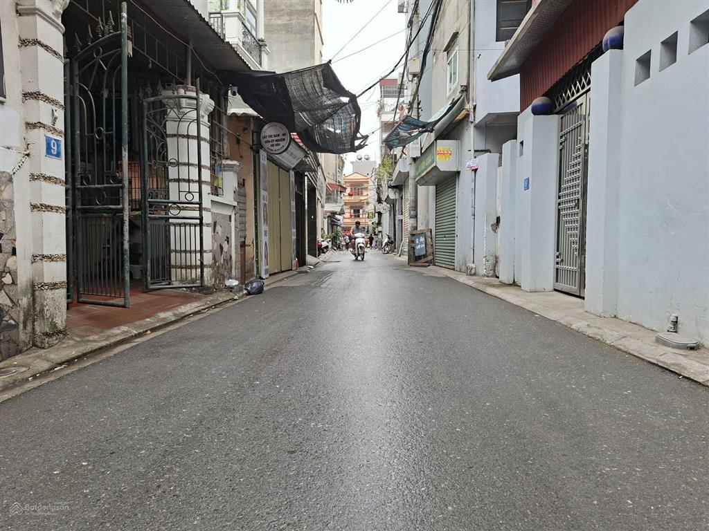 Hơn 3 tỷ có ngay căn nhà c4 sát chợ kiêu kỵ .hàng xóm vinhom gia lâm ô tô 7 chỗ đỗ