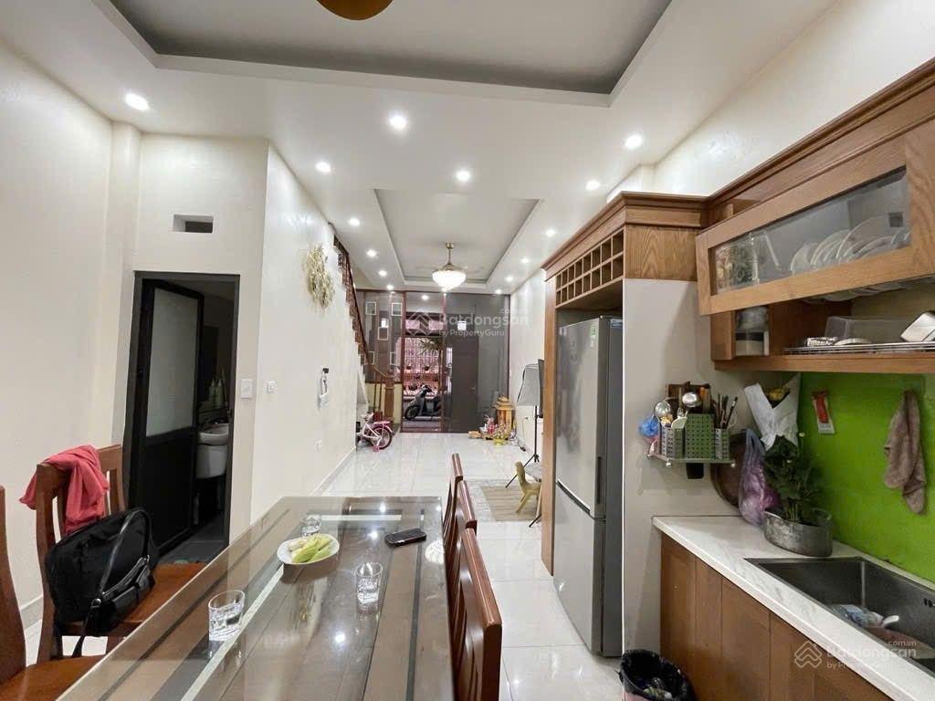 Bán căn nhà 3 tầng 43m trung tâm trâu quỳ đang cho thuê 10tr/ tháng dòng tiền ổn định
