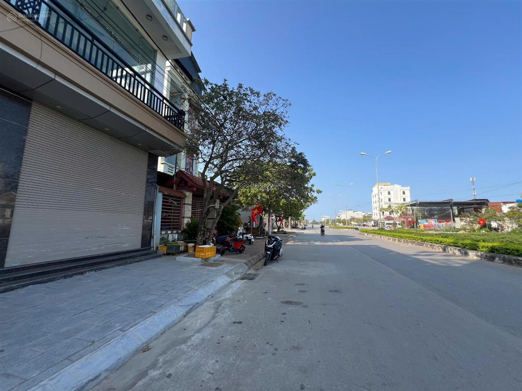 Cho thuê mặt bằng kinh doanh ngay đường đôi gần quảng trường biển sầm sơn