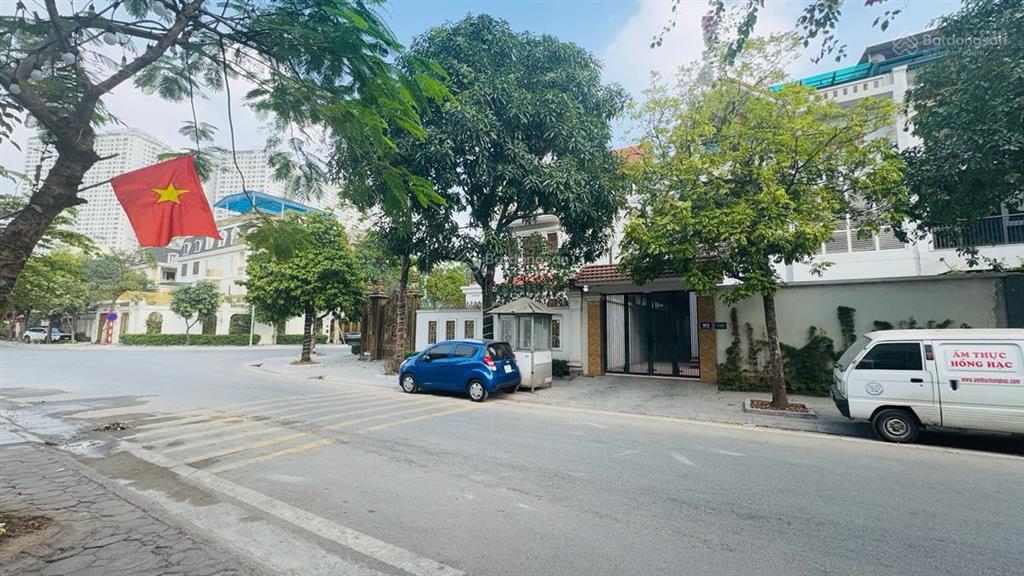 Biệt thự siêu đẹp khu vip bán đảo linh đàm  vị trí kinh doanh đắc địa 58 tỷ.