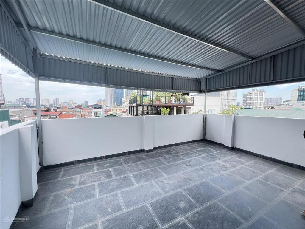 Nhà đẹp gần phố  tân mai  hoàng mai. 40m x 6 tầng thang máy 11,8 tỷ. nội thất đầy đủ, chỉ việc ở.