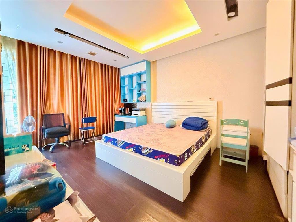 Biệt thự linh đàm  hoàng mai  mặt vườn hoa  pháp lý chuẩn. 200m 10m mặt tiền.