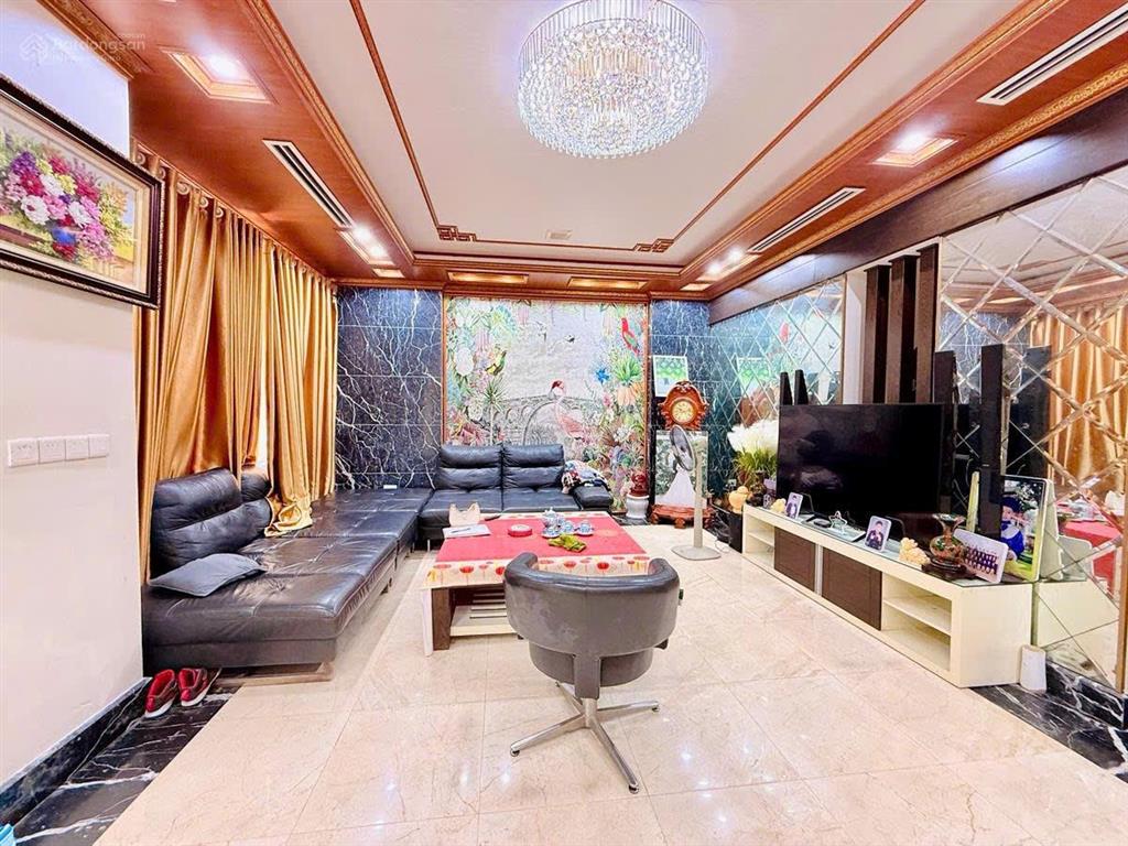Biệt thự linh đàm  hoàng mai  mặt vườn hoa  pháp lý chuẩn. 200m 10m mặt tiền.