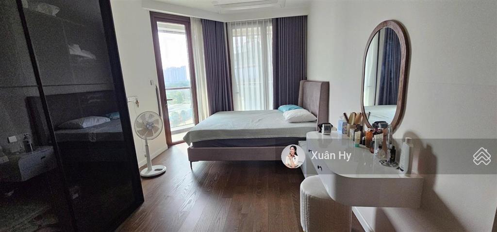Hàng hiếm bán căn góc the galleria (metropole) 3pn  139m2  2 mặt thoáng  view panorama