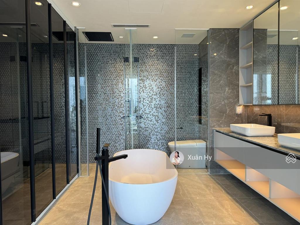 Siêu phẩm 4pn the opera  179m2  sảnh thang máy riêng  view toàn cảnh các toà nhà biểu tượng