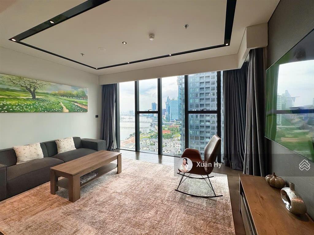 Sổ đỏ  view sông & cầu ba son  bán căn hộ 1pn + 1 phòng làm việc  grand marina saigon