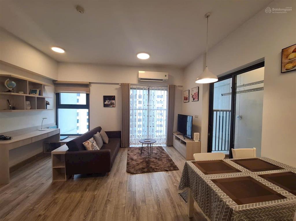 Mới thuê căn hộ 2pn 1wc 58m2 đủ đồ ban công đn toà lake 1 ecopark.hl 0964 007 *** ạ