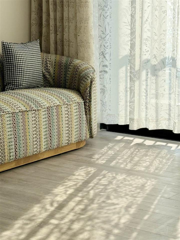 Mời thuê căn hộ 2pn 2wc 60m2 đủ đồ bc  tn view sông hồng toà sf3 sky forest.hl 0964 007 *** ạ