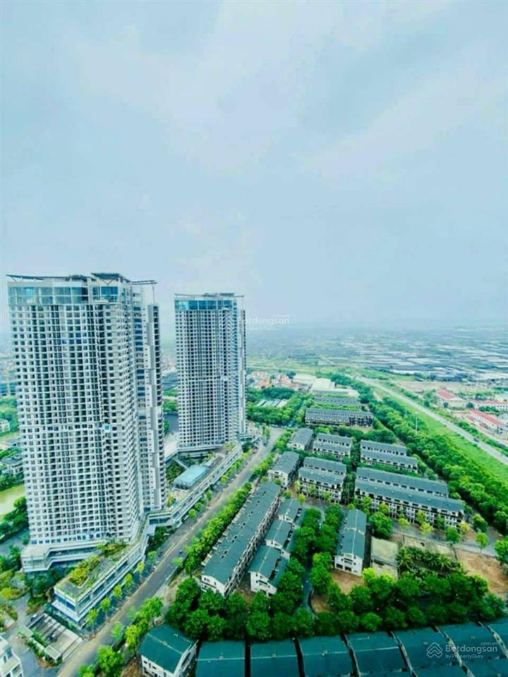 Chính chủ gửi bán căn hộ studio 29m2 đủ đồ ban công hướng nam toà sol forest 1 ecopark