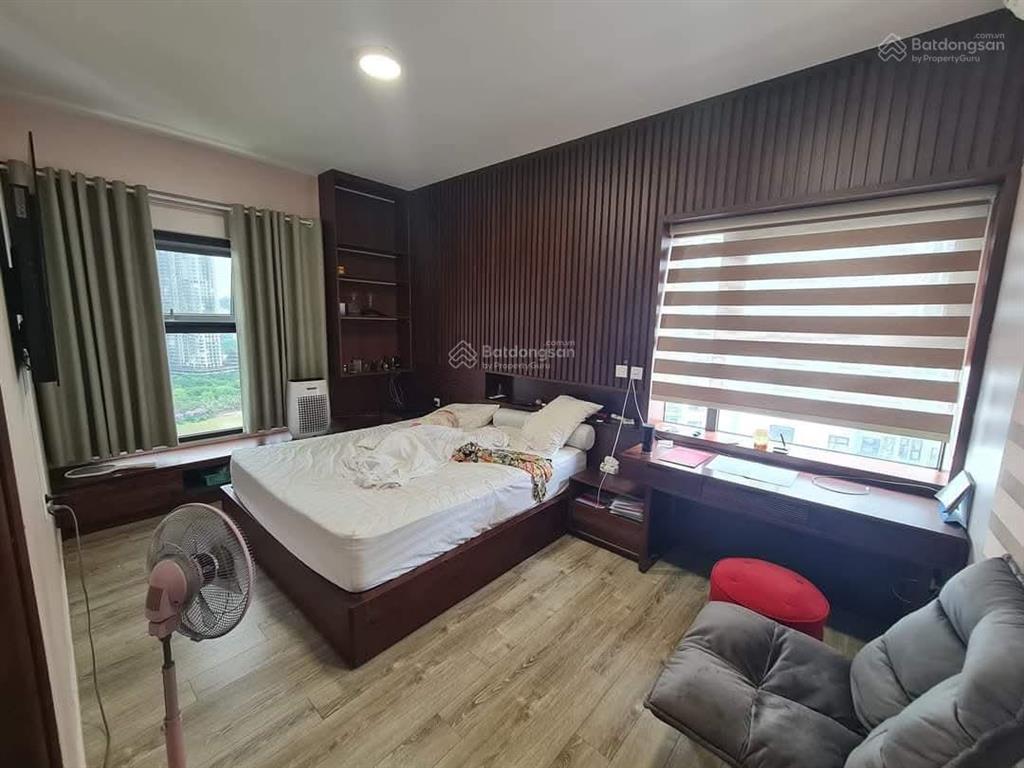Cần bán siêu phẩm 158m2 3pn 3wc +1 đủ đồ view 3 mặt thoáng toà lake 2 aqua bay ecopark