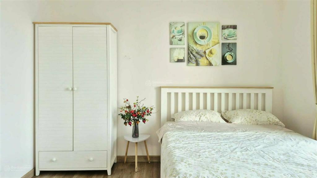 Cần bán căn hộ studio 29m² đủ đồ đẹp view sông hồng ban công hướng nam toà sol forest 1