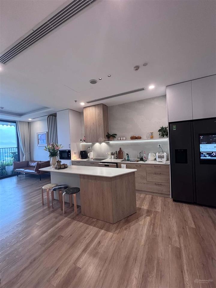 Cần bán căn hộ 3pn 2wc 97m² đủ đồ view trực diện hồ thiên nga tòa r1 onsen