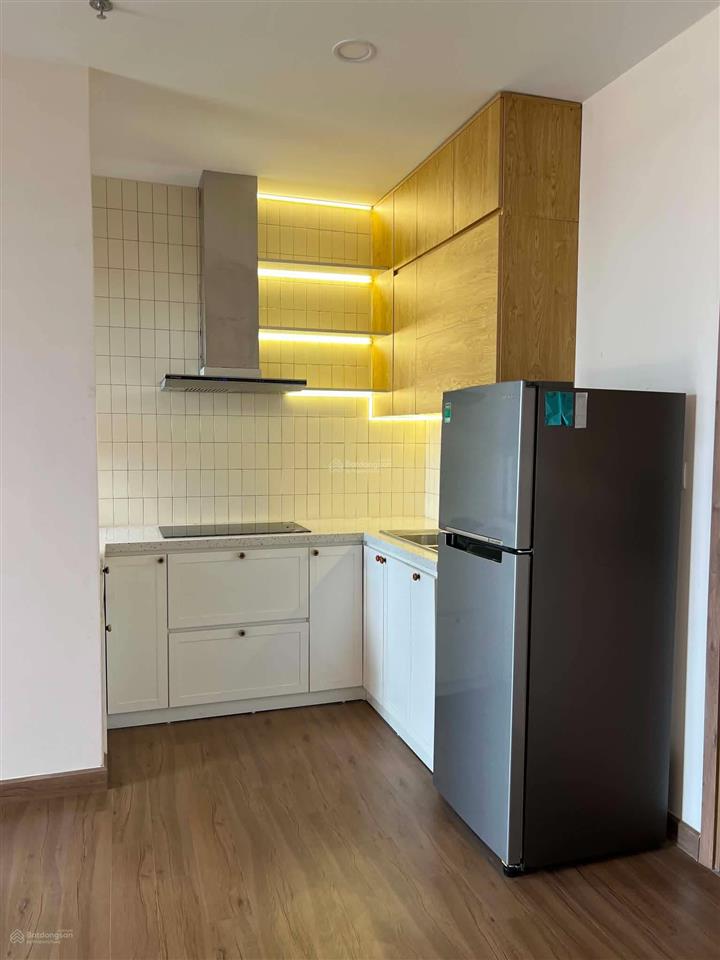 Cần bán căn hộ 2pn 2wc 68m2 gần đủ đồ view sông hồng toà s1 sky oasis