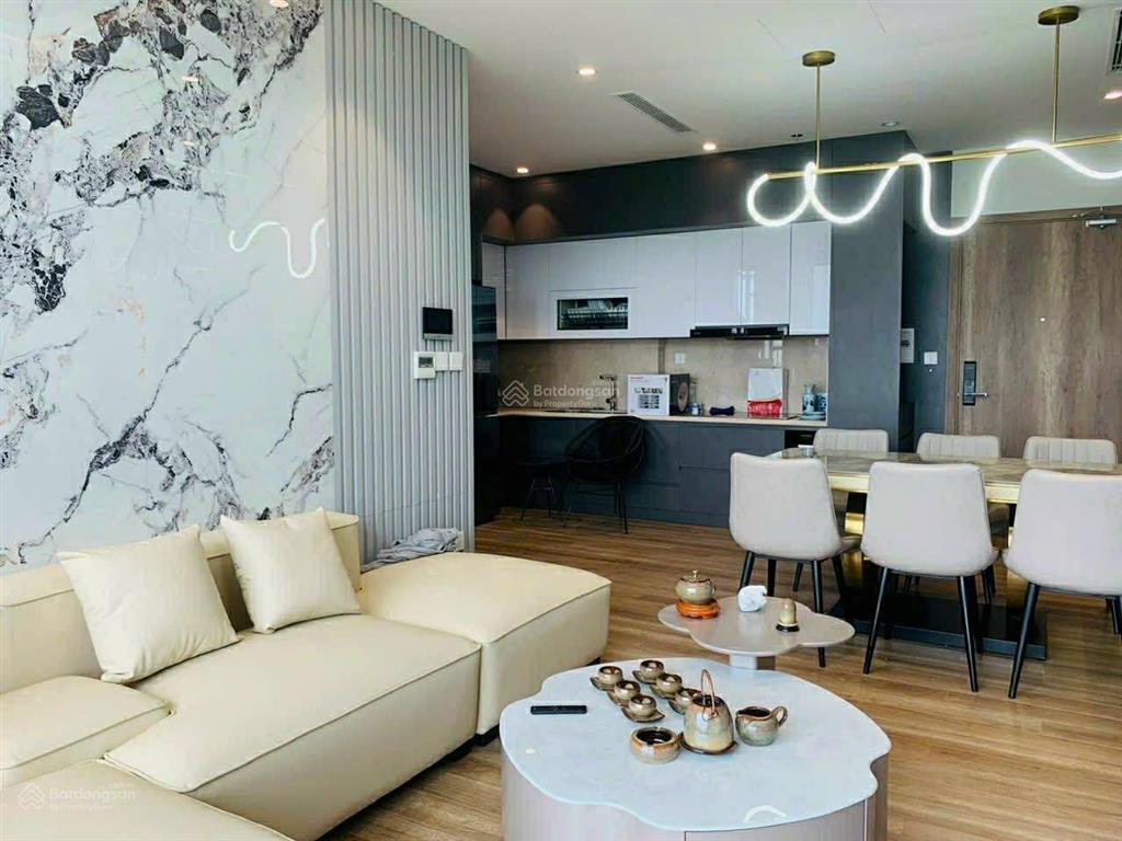 Cần bán căn hộ 2pn 2wc 74m² đồ đẹp mới ban công đn view hồ thiên nga tòa l1 landmark