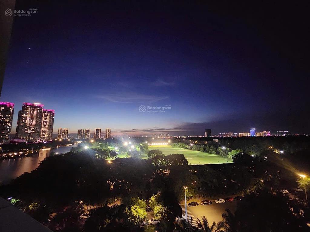 Cần bán căn hộ 2pn 2wc 69m2 đủ đồ đẹp view ôm trọn sân golf toà lake 1 ecopark