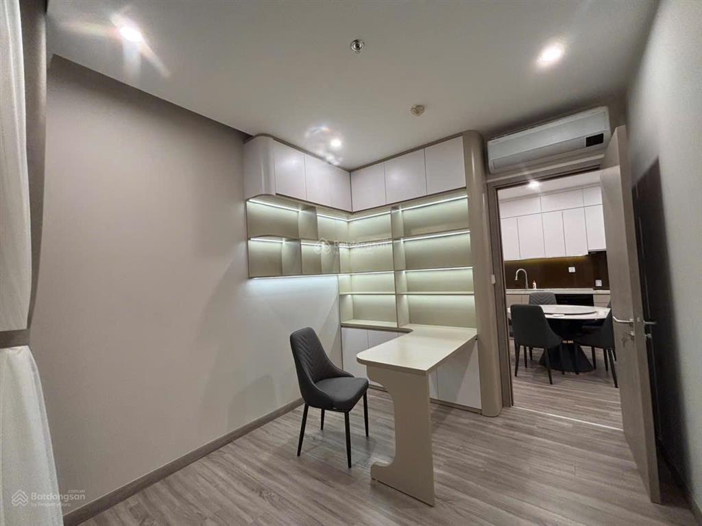 Mời thuê căn hộ 3pn 2wc 93m2 sân vườn 6,8m2 đủ đồ mới đẹp ban công hướng nam toà sf2 sky forest