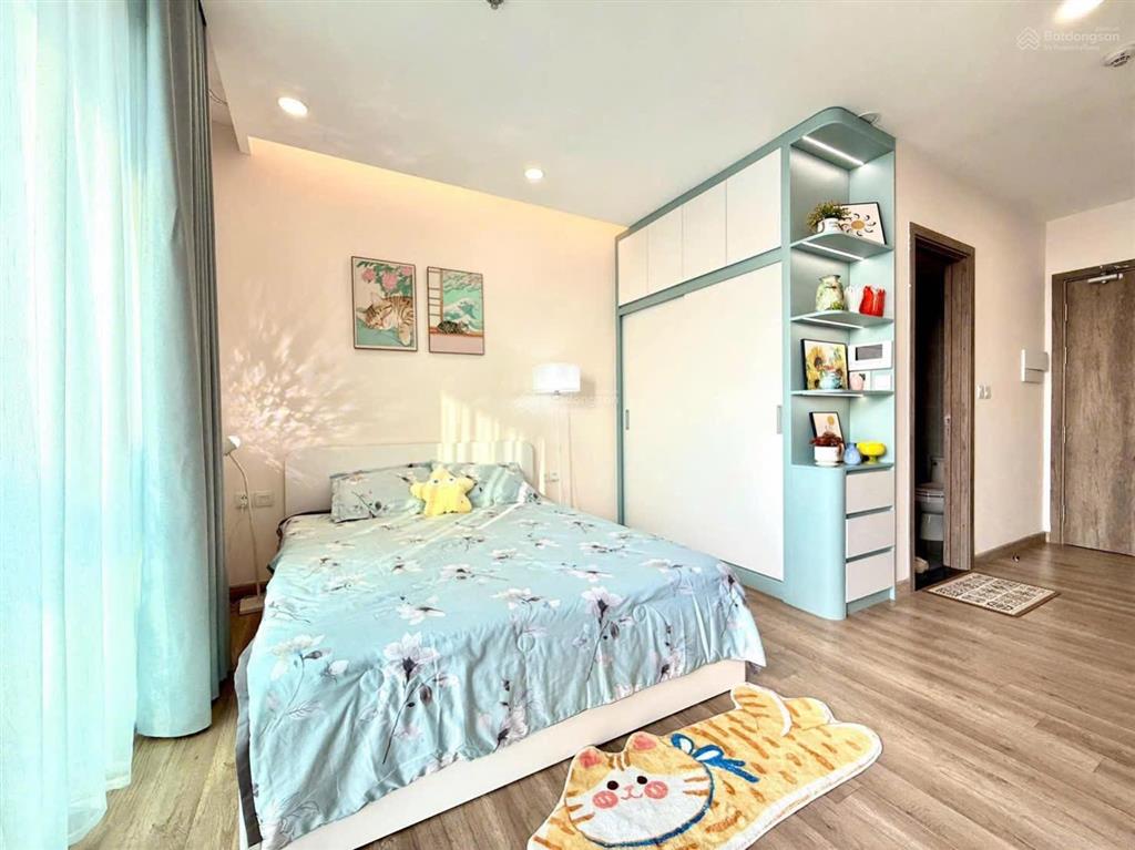 Cần bán căn hộ studio 29m2 đủ đồ đẹp view tầm trung toà sol forest 2 ecopark