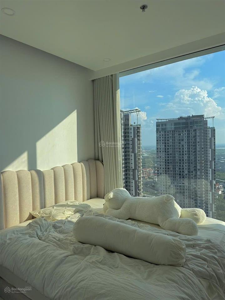 Cần bán căn hộ 2pn 1wc 52m² đủ đồ đẹp ban công hướng nam view sông hồng toà sol forest 1 ecopark