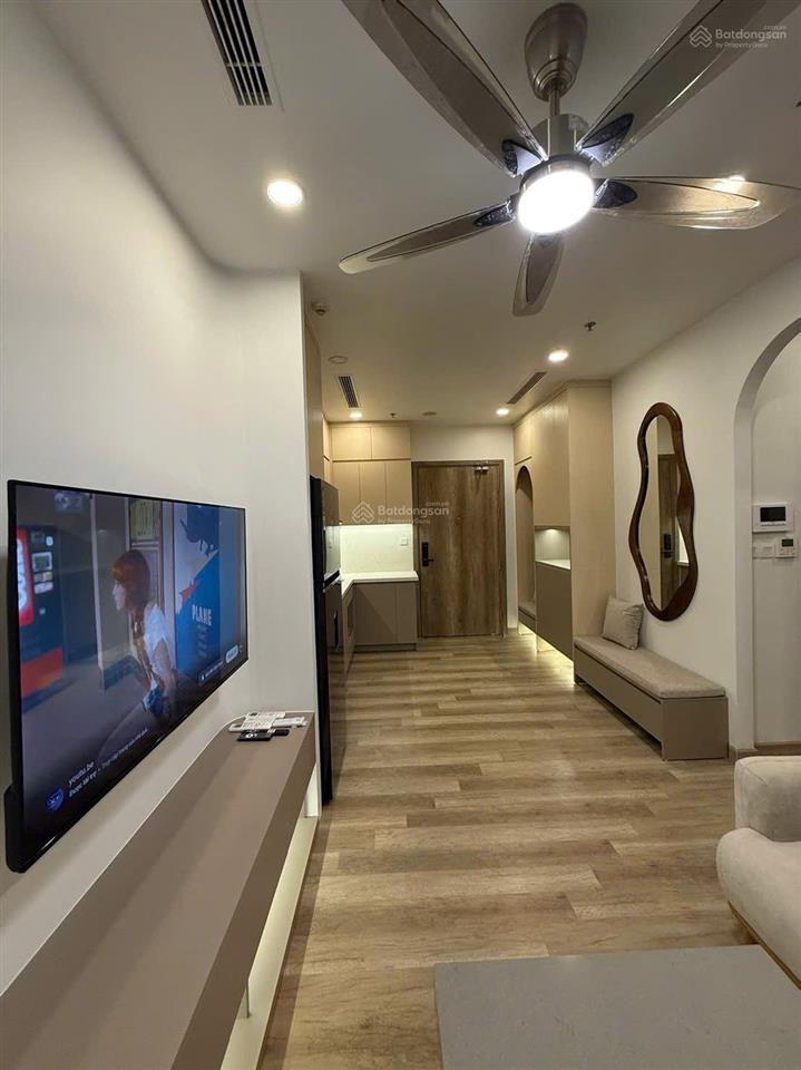 Cần bán căn hộ 2pn 1wc 52m² đủ đồ đẹp ban công hướng nam view sông hồng toà sol forest 1 ecopark