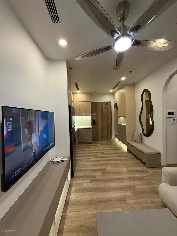 Cần bán căn hộ 2pn 1wc 52m2 đủ đồ ban công hướng nam view sông hồng toà sol forest 1 ecopark
