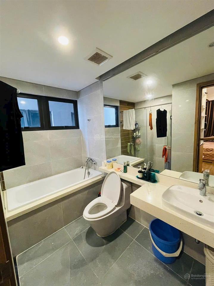 Cần bán căn hộ 3pn 2wc 84m2 đủ đồ đẹp giá 5,x tỷ bao phí tòa s1 sky oasis ecopark