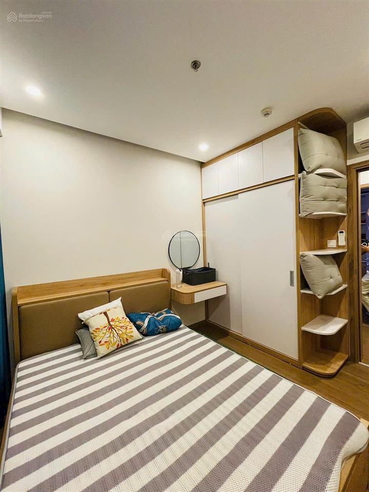 Cần bán căn hộ 3pn 2wc 84m2 đủ đồ đẹp giá 5,x tỷ bao phí tòa s1 sky oasis ecopark