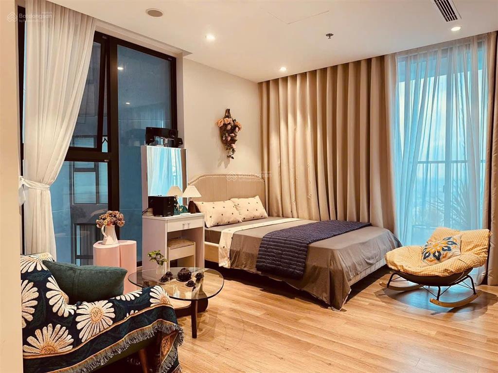 Cần bán studio 32m2 đủ đồ đẹp view sông hồng thoáng mát tòa l1 landmark ecopark