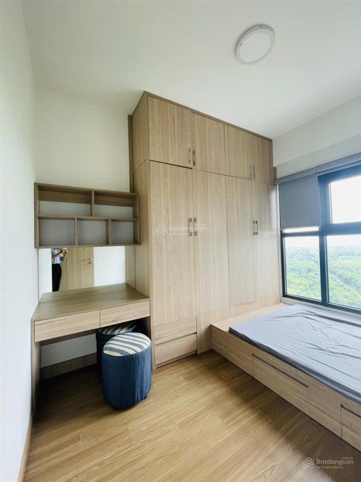 Cần bán căn hộ 2pn 1wc 62m2 đủ đồ ban công rộng view sân golf tòa park 1 ecopark