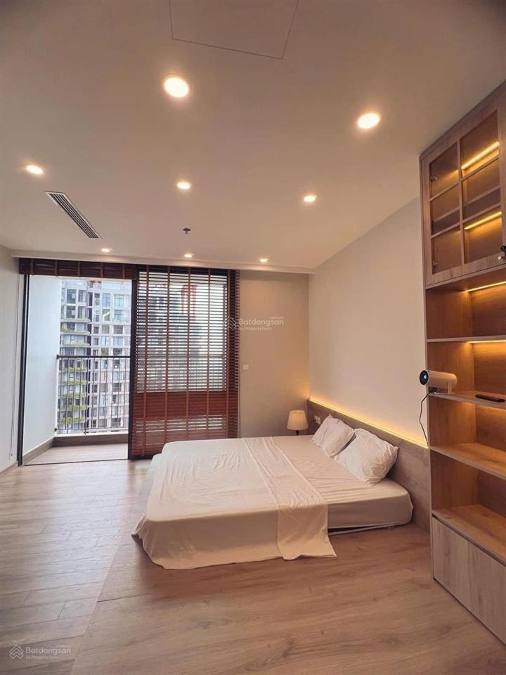 Cần bán căn hộ studio 34m2 đủ đồ đẹp tầng cao view hồ thiên nga toà r2 swan lake onsen ecopark