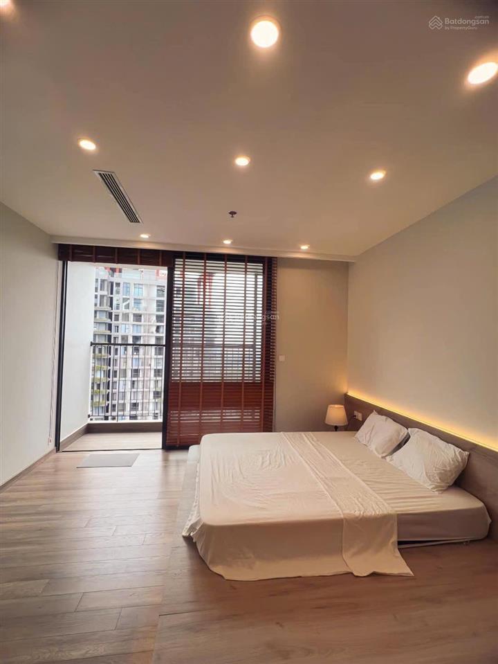 Cần bán căn hộ studio 34m2 đủ đồ đẹp tầng cao view hồ thiên nga toà r2 swan lake onsen ecopark