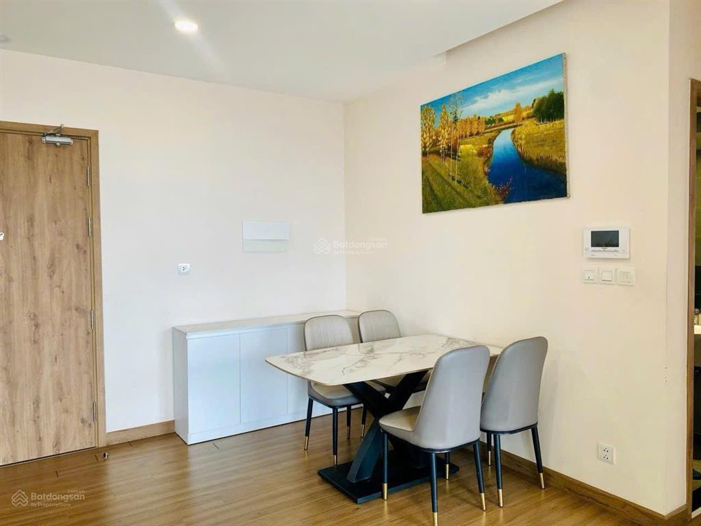 Cần bán căn hộ 2pn 2wc 68m2 đủ đồ tầng cao view sông hồng giá 4,1 tỷ bao phí toà s1 sky oasis