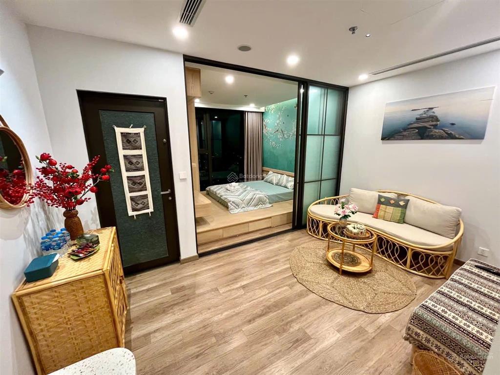 Mời thuê căn hộ 1pn 1wc 32m2 đủ đồ view tầm trung toà r2 swan lake onsen ecopark