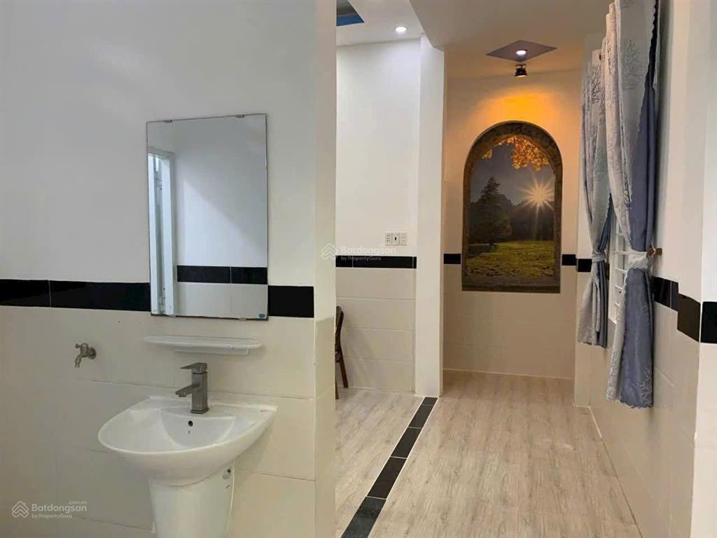 Nhà c4 bình nhâm 88 khu dân cư lâu đài vàng. dân cư văn minh, sạch sẽ, giao thông thuận lợi.