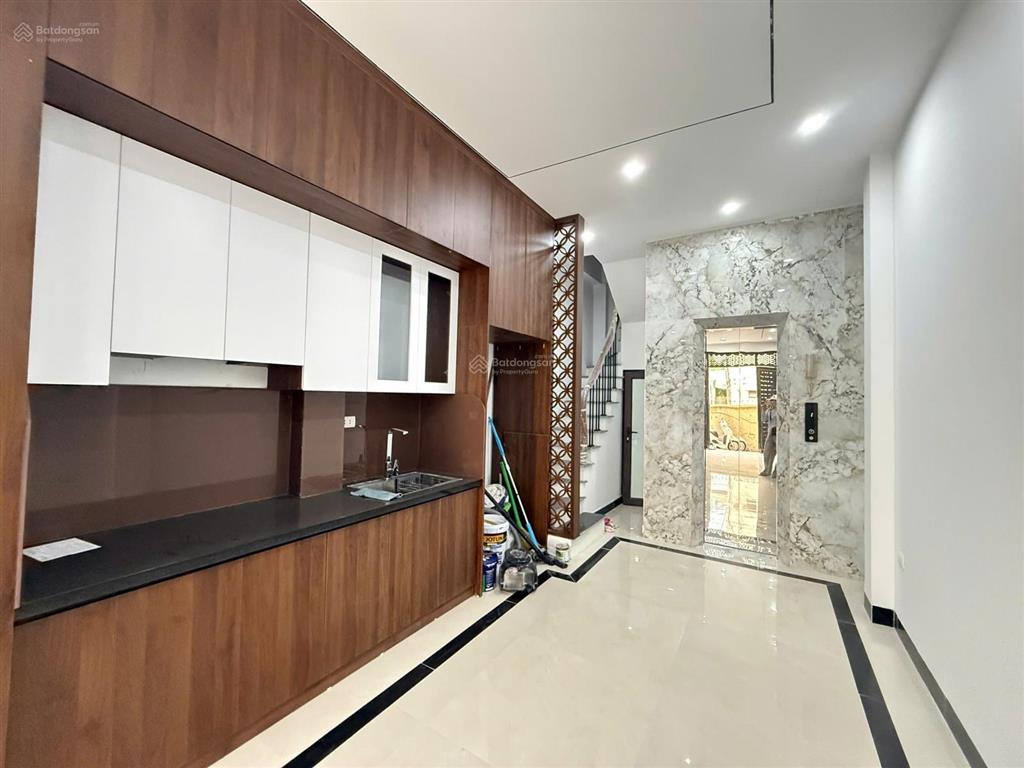 Chỉ nhỉnh 7 tỷ, 35m2, 5 tầng thang máy, an khánh, ngõ ô tô đỗ cửa, 50m ra mặt phố đường 72