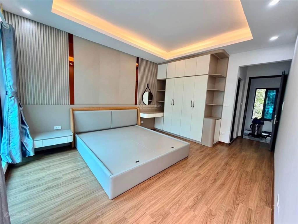 Nhà đẹp tây mỗ lô góc  38m view hồ điều hòa thoáng mát gần vincom bệnh viện quốc tế vin