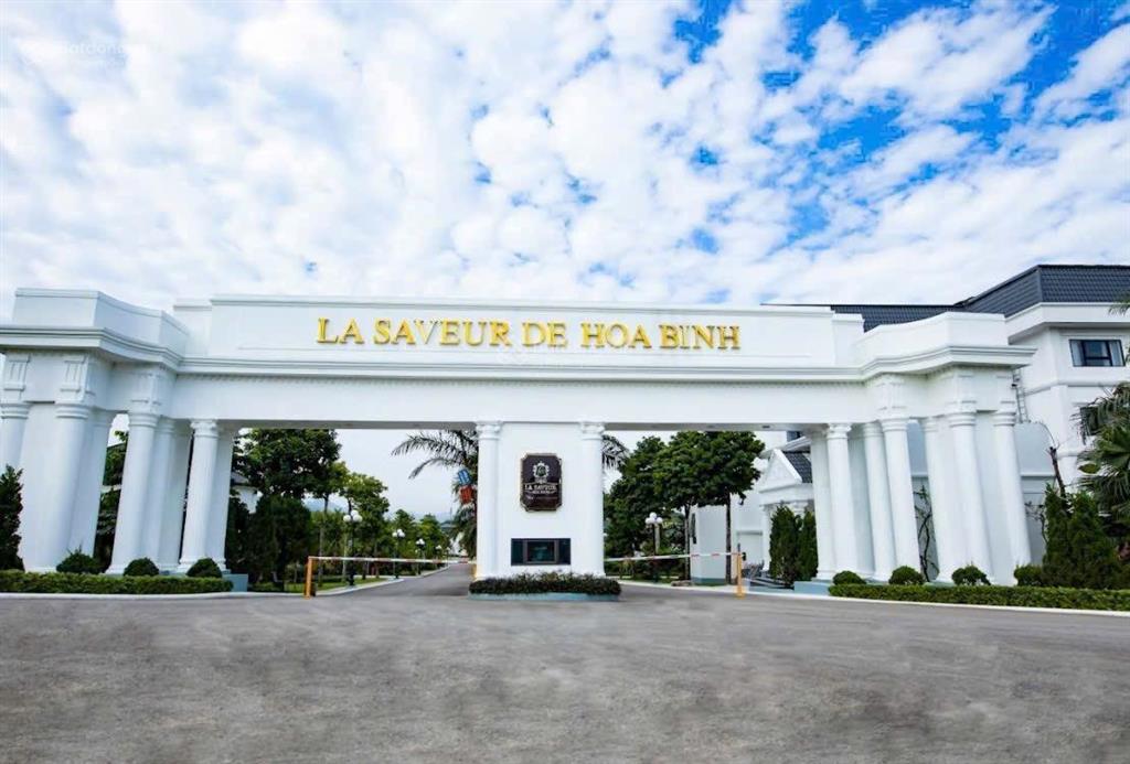 Cần bán thửa đất 198,8m2. lô góc 2 mặt thoáng