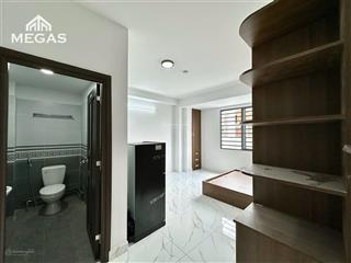 Studio cửa sổ trời, có sân rộng ngay đường dương quảng hàm, cách văn lang cs3 5 phút