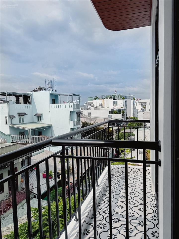 Duplex mới 100% ban công, full nội thất, máy giặt riêng, gần chợ phạm văn bạch