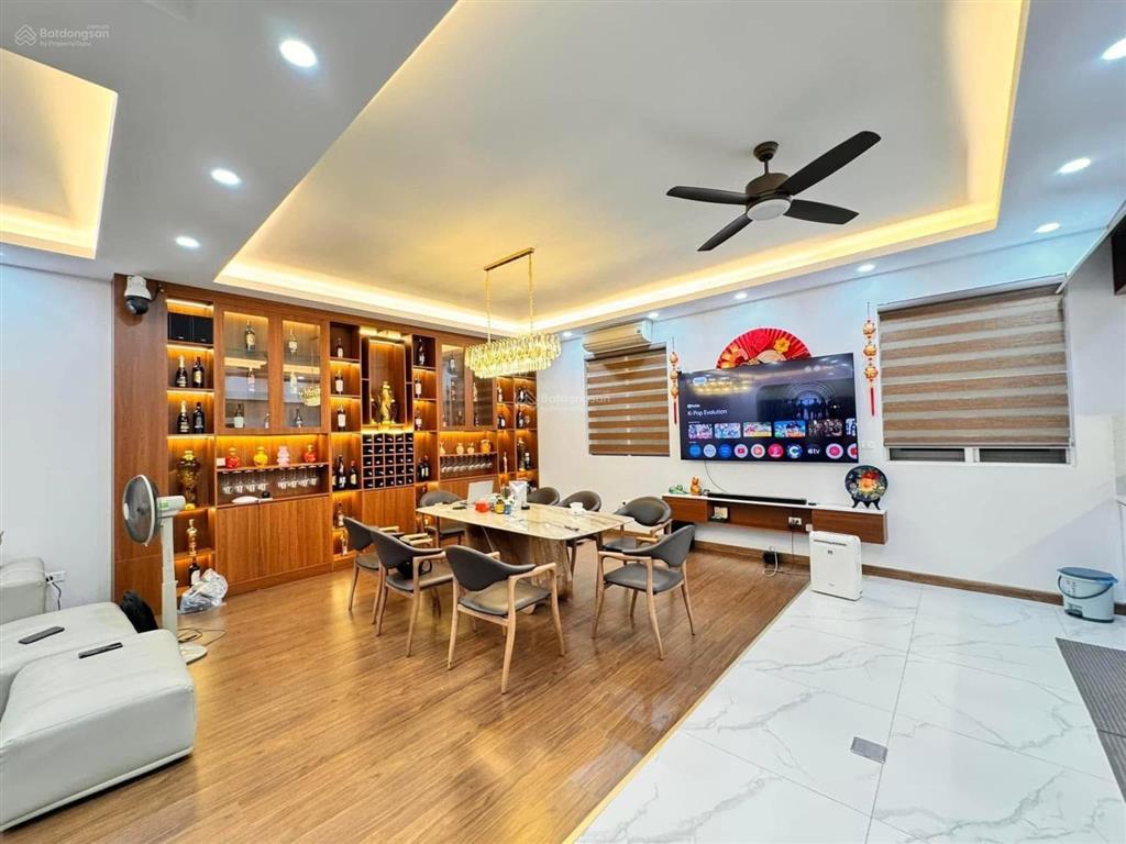 Siêu hiếm! đội cấn, ba đình gần phố, có bãi ô tô 51.8m2 7,35 tỷ 0912 322 ***