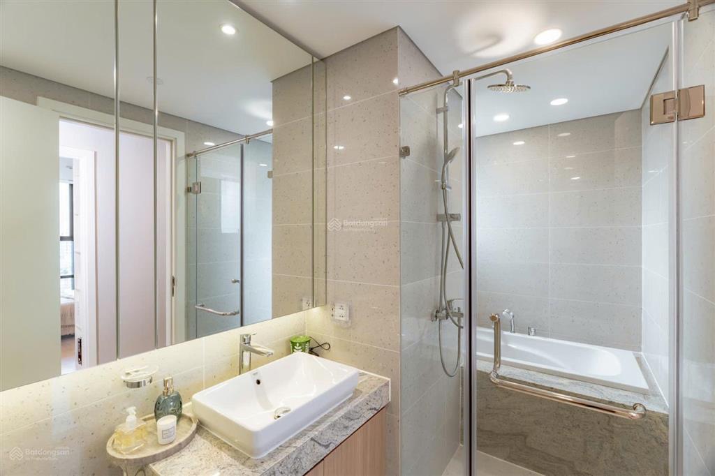 Nổi bật căn góc 3n trực tiếp cđt  full nội thất chỉ việc đến ở  chiết khấu 4%, vay bank 70%