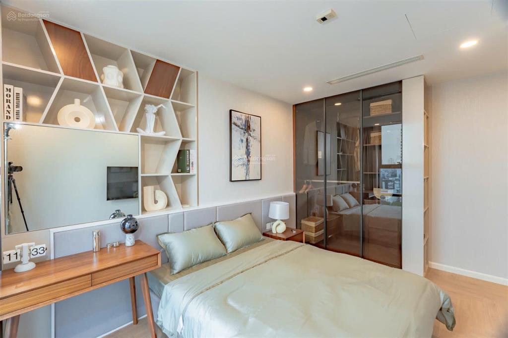 Nổi bật căn góc 3n trực tiếp cđt  full nội thất chỉ việc đến ở  chiết khấu 4%, vay bank 70%